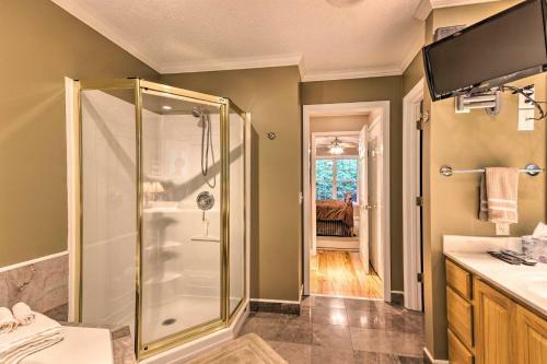 Stunning Beech Mountain Cabin With Porch And Hearth