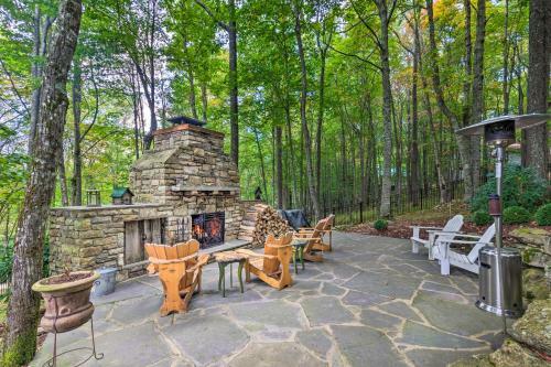 Stunning Beech Mountain Cabin With Porch And Hearth