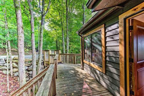 Treetop Retreat With Game Room 3mi To Beech Mtn!