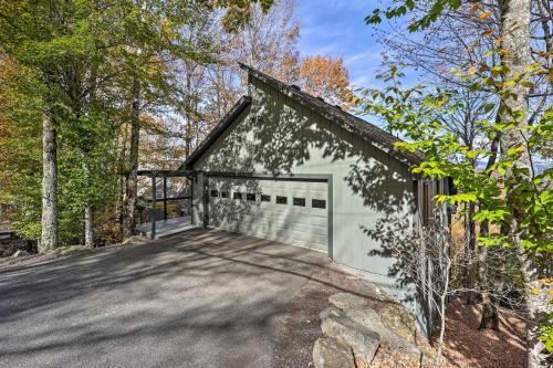 Stunning 4-season Mtn Getaway With Deck And Fire Pit