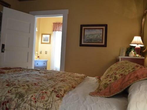 Hotel Red Rocker Inn