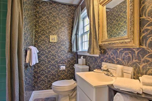 Historic Brevard Home With Deck, Walk Downtown!