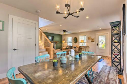 Downtown Brevard Retreat With Fire Pit And Deck!