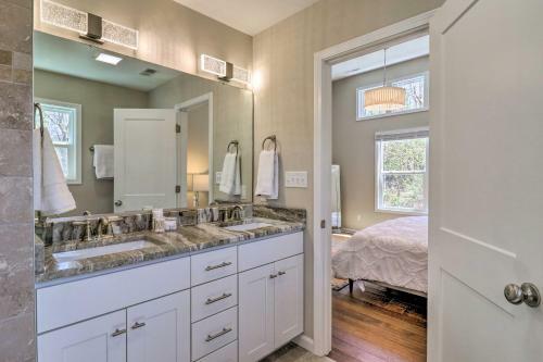 Modern Mountain Escape - Near Hiking Trails!