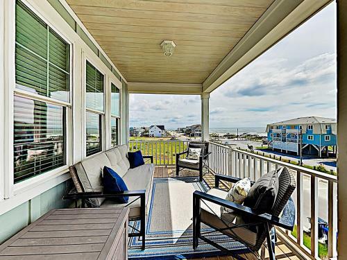 Chic Coastal Home With Pool, Ocean Views, Near Beach Home
