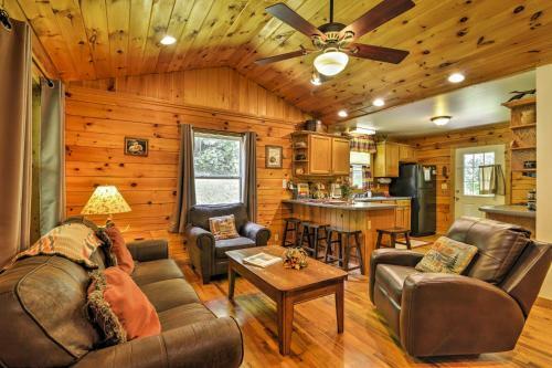Fox Creek Hillside Cabin With Hot Tub And Fire Pit!