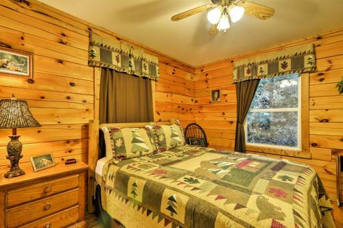Fox Creek Hillside Cabin With Hot Tub And Fire Pit!