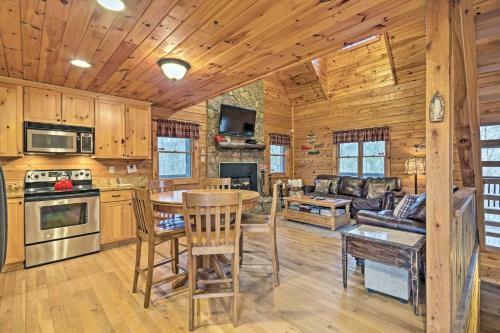 Forest Lake Cabin - Walk To Fingerlake!