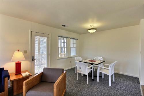 Yellowfin & Zebrafish