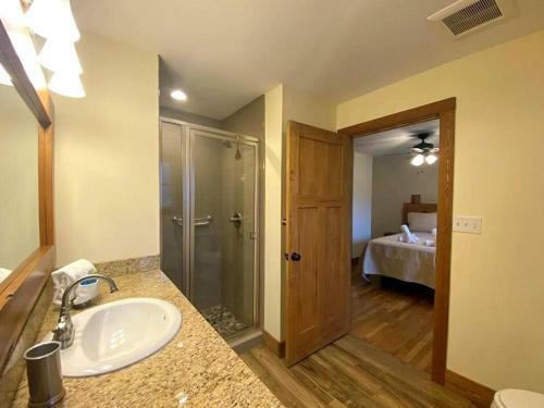 Bear's Den - Papa Bear Home