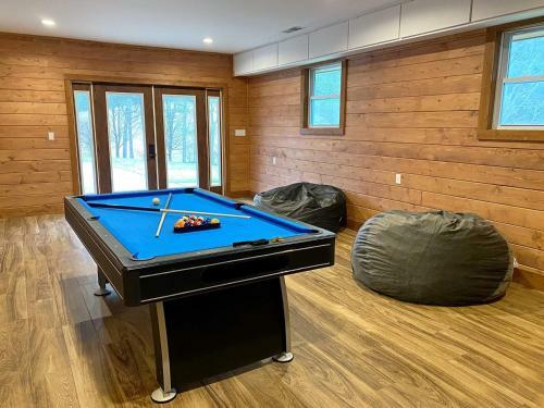 Bear's Den - Papa Bear Home