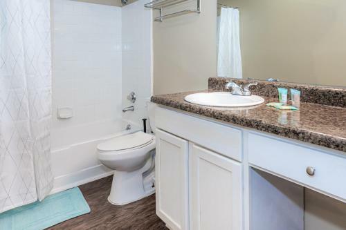 Apartamento Viagem - Charlotte - Bright 2br W/gym+pool+parking