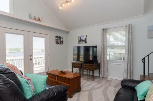 Boat Dock Bungalow