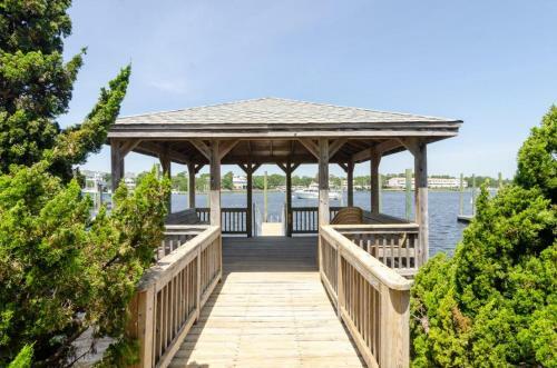 Boat Dock Bungalow