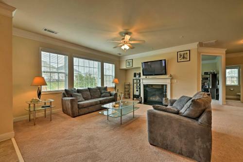 Modern Charlotte Home Minutes From Downtown!