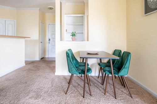 Apartamento Viagem - Durham - Stylish 2br With Patio & Pool