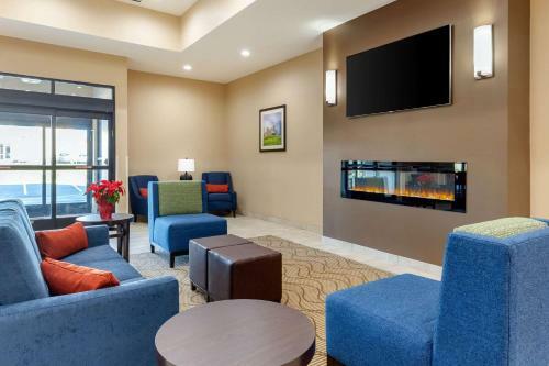 Hotel Comfort Suites Greensboro Airport