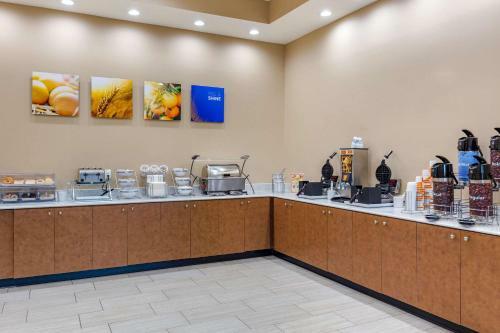 Hotel Comfort Suites Greensboro Airport