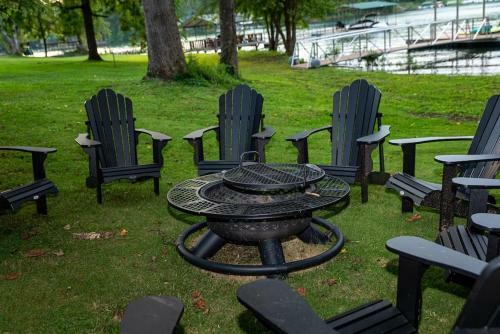 The Bear Den Chatuge Awesome Waterfront Sleeps 13