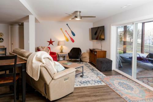 The Bear Den Chatuge Awesome Waterfront Sleeps 13