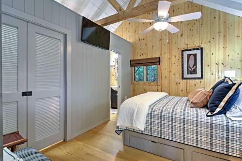 2br Highlands Luxury Cabin With Stone Firepit In Town