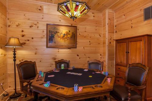 Mountain-view Cabin Retreat With Hot Tub & Firepit Cabin