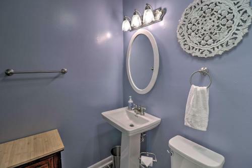 Quiet Home With Fire Pit And Bbq, 5 Mi To Downtown