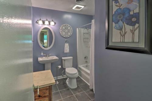 Quiet Home With Fire Pit And Bbq, 5 Mi To Downtown