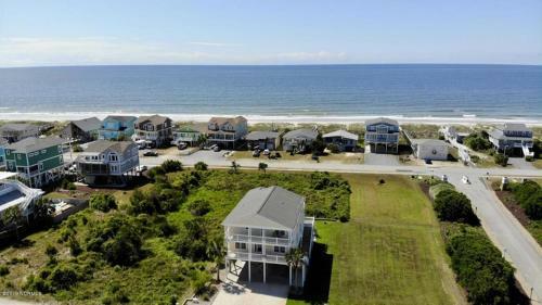 Salt, Sand And Sudds Home