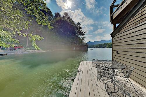 Brand-new Lakefront Retreat With Boathouse Home