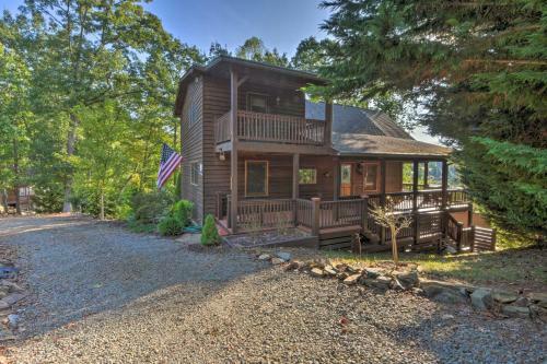 Mountaintop Murphy Cabin By Hiwassee River!