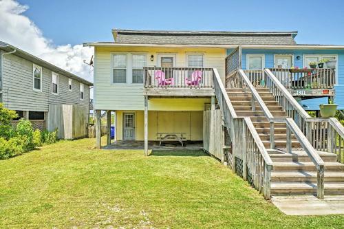 Sunny Townhome With Marsh Views And Walk To Beach