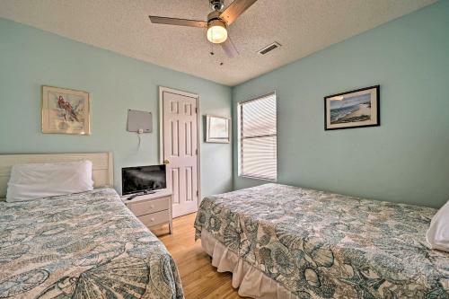 Sunny Townhome With Marsh Views And Walk To Beach