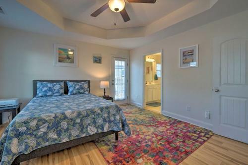 Modern Oak Island Home, 1 Mile To The Beach!