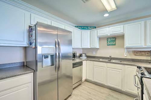 Apartamento Bright Condo With Balcony, 1 Block To Beach!