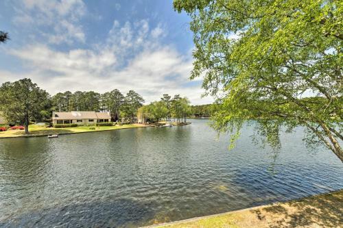 Apartamento Lakeview Condo With Resort Pool 2 Mi To Golf!
