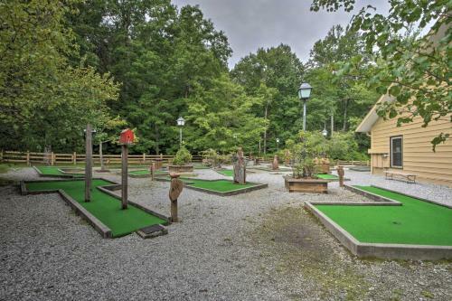 Updated Sapphire Resort Cottage, Walk To Ski Slope