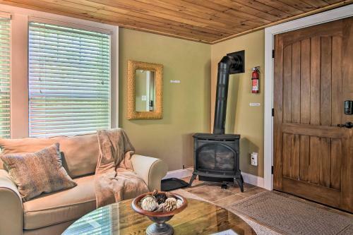 Apartamento Cozy Couples Retreat At Blue Ridge Loft!