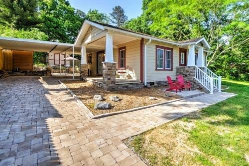 Remodeled Swannanoa Cottage With Sauna, Yardandfire Pit