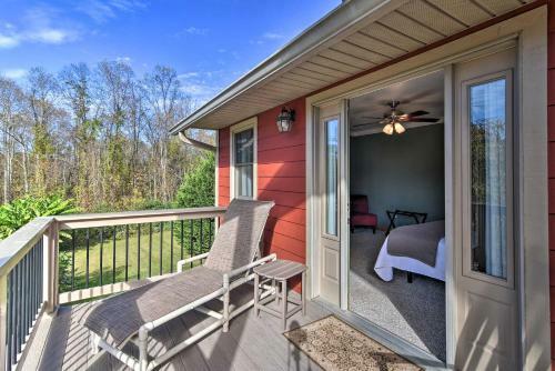 Tranquil 6-acre Retreat With Hot Tub And Mtn Views