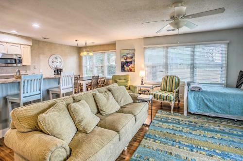 Apartamento Step-free Condo With Pool, 2 Mi To Sunset Beach