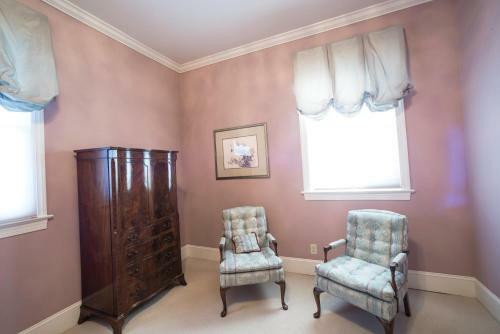 Lions Gate B&B