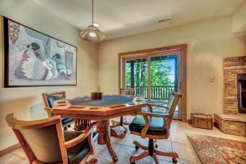 Mountain Heritage Lodge