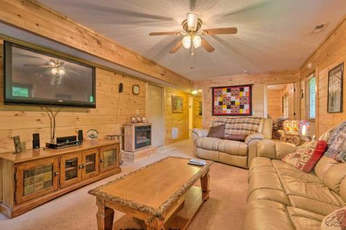 Luxe Mtn-view Maggie Valley Home With 2 Decks!