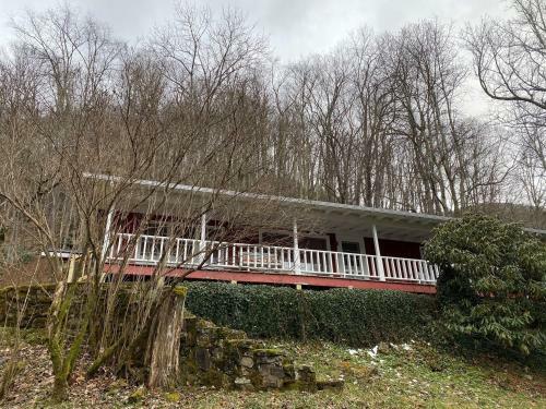 Cardinal's Nest Home
