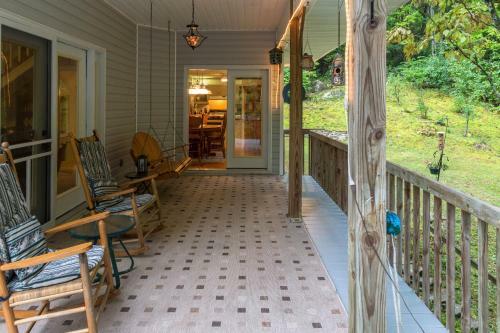 2 Bed 2 Bath Vacation Home In Whittier I