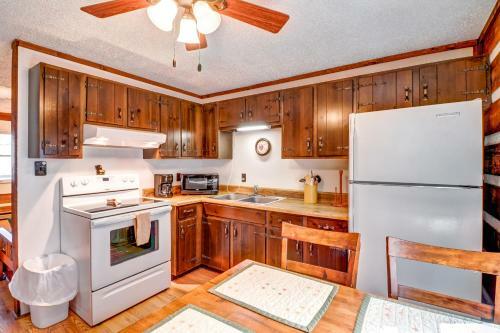 2 Bed 2 Bath Vacation Home In Whittier II