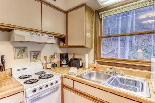 2 Bed 1 Bath Vacation Home In Whittier