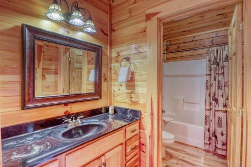 3 Bed 3 Bath Vacation Home In Whittier