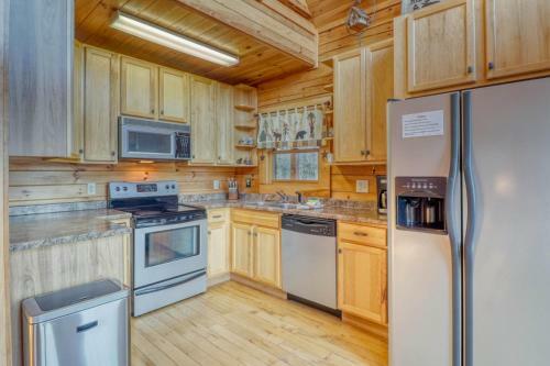 3 Bed 3 Bath Vacation Home In Whittier